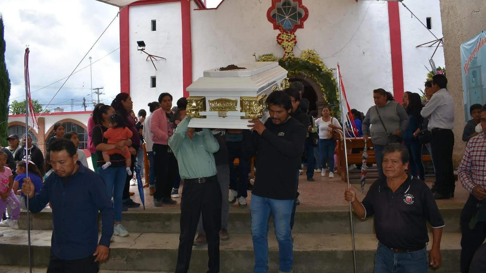 sepelio hombre atacado por perros (2)